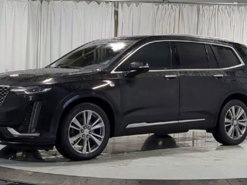 Used 2023 Cadillac XT6 Premium Luxury image 4