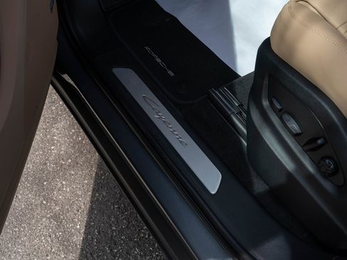 New 2026 Porsche Cayenne image 23