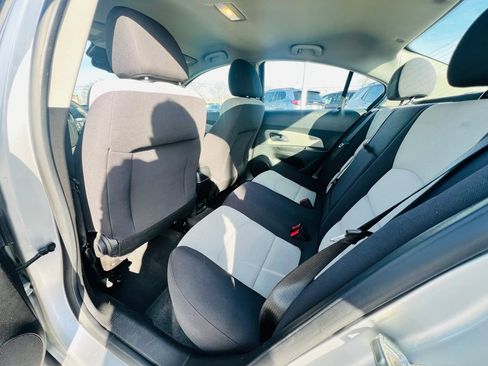 Used 2014 Chevrolet Cruze LS image 23