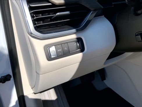 Used 2026 GMC Acadia Denali w/ Super Cruise Package FWD image 36