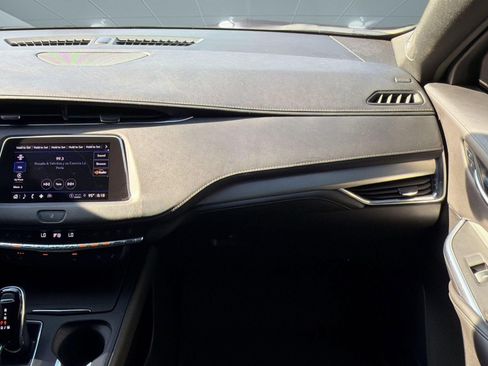 Certified 2023 Cadillac XT4 Premium Luxury FWD image 28