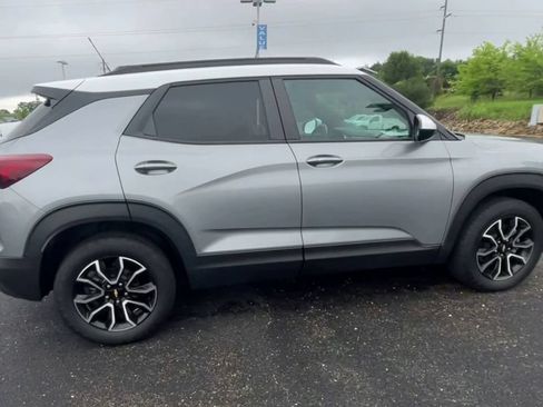 Used 2023 Chevrolet TrailBlazer ACTIV w/ Sun and Liftgate Package AWD/4WD image 9