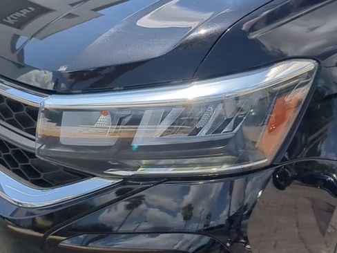 Certified 2023 Volkswagen Taos SE w/ Black Wheel Package image 7