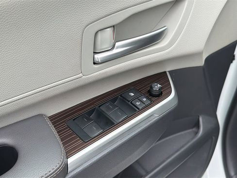 Used 2024 Toyota Sienna XLE image 13