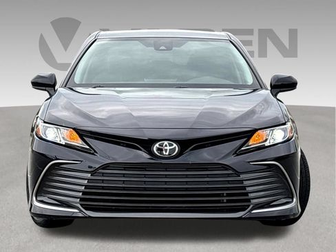 Used 2024 Toyota Camry LE FWD image 11