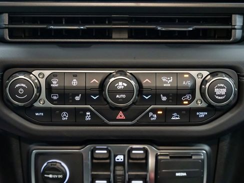 New 2026 Jeep Gladiator Mojave AWD/4WD image 12