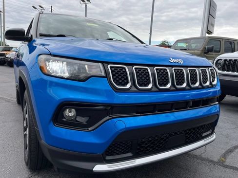 Used 2023 Jeep Compass Limited AWD/4WD image 12