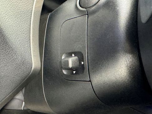 Used 2022 Mercedes-Benz S 500 4MATIC w/ AMG Line Package image 21