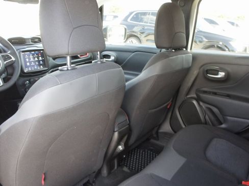 Used 2023 Jeep Renegade Trailhawk image 32