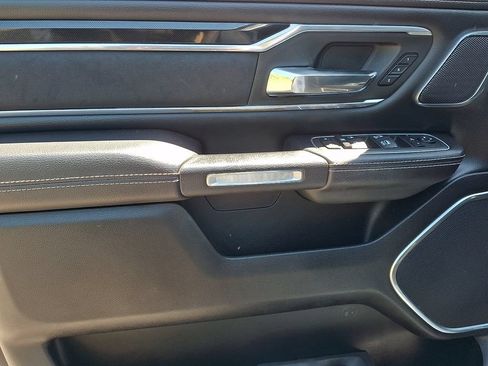 Used 2022 RAM 1500 Laramie AWD/4WD image 12