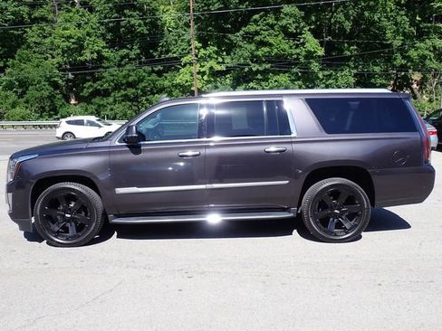Used 2018 Cadillac Escalade ESV Luxury AWD/4WD image 6