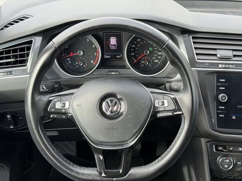Used 2019 Volkswagen Tiguan SE w/ Panoramic Sunroof Package FWD image 11