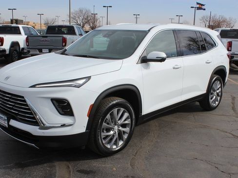 New 2025 Buick Enclave Preferred w/ Super Cruise Package image 9