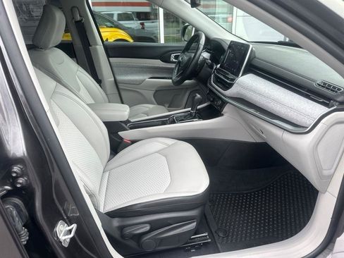 Used 2022 Jeep Compass Latitude w/ Convenience Group FWD image 7