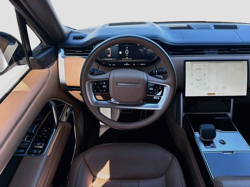 Used 2025 Land Rover Range Rover Long Wheelbase Autobiography AWD/4WD image 18
