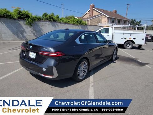 Used 2024 BMW 530i RWD image 8