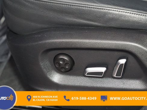 Used 2017 Audi Q3 2.0T Prestige w/ Prestige Package image 19