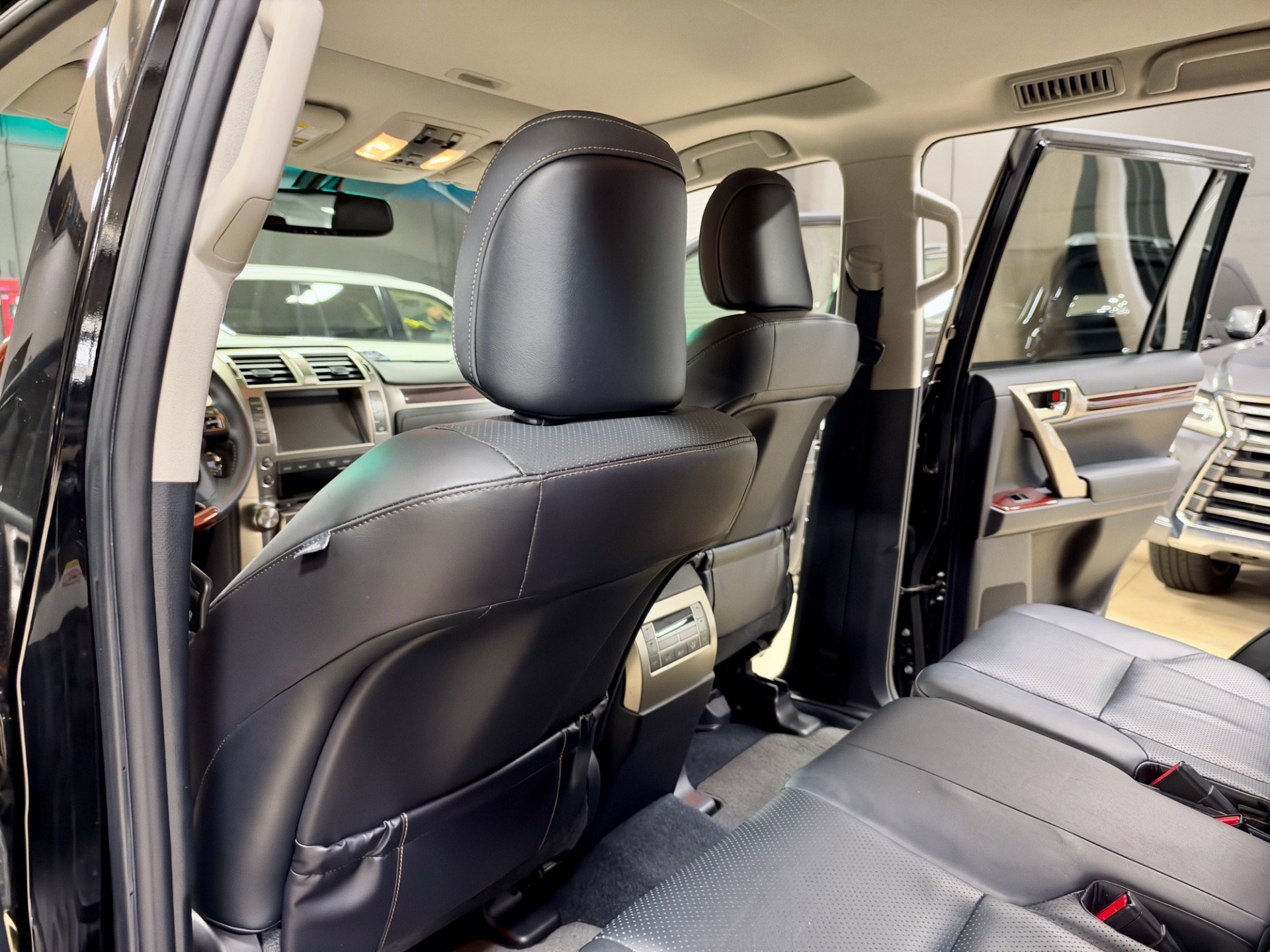 Used 2012 Lexus GX 460 w/ Comfort Plus Pkg AWD/4WD image 29