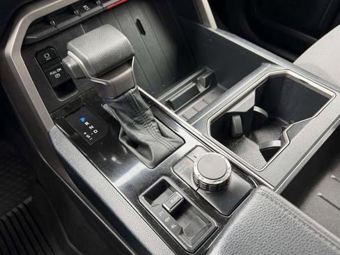 Used 2022 Toyota Tundra SR5 AWD/4WD image 6