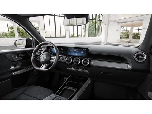 New 2026 Mercedes-Benz GLB 250 4MATIC image 6