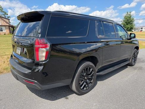 Used 2022 Chevrolet Suburban LT w/ Luxury Package AWD/4WD image 8