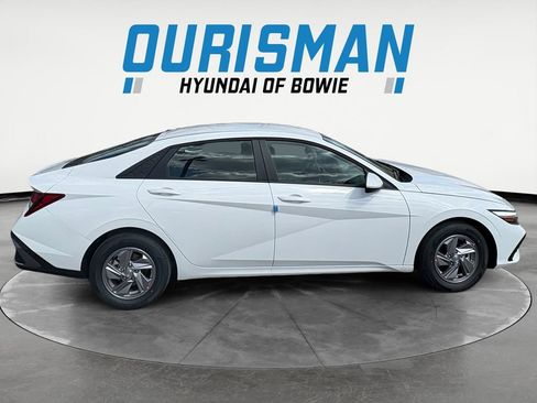 New 2026 Hyundai Elantra SE FWD image 7