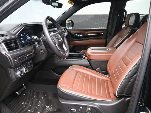 Used 2024 GMC Yukon XL Denali Ultimate image 17