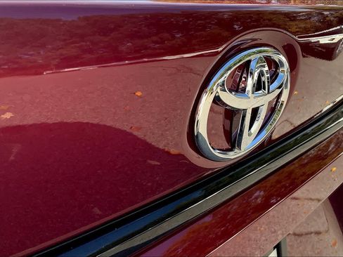 Used 2022 Toyota Corolla LE FWD image 28