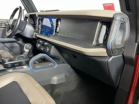 Used 2024 Ford Bronco Wildtrak image 28