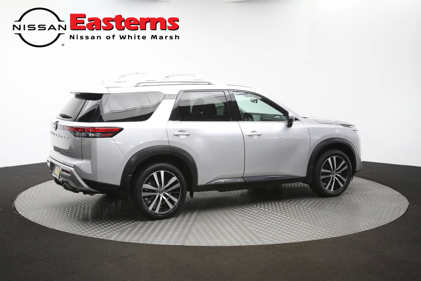 Used 2023 Nissan Pathfinder Platinum AWD/4WD image 41