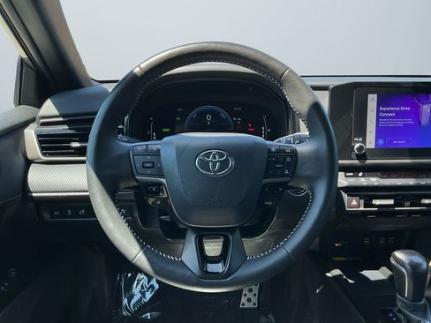 Certified 2025 Toyota Camry SE w/ Convenience Package AWD/4WD image 14