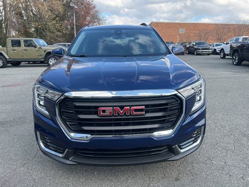 Used 2022 GMC Terrain SLE w/ Driver Convenience Package image 8