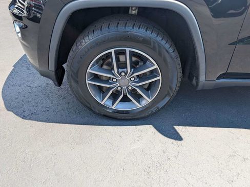 Used 2019 Jeep Grand Cherokee Limited w/ Trailer Tow Group IV AWD/4WD image 9