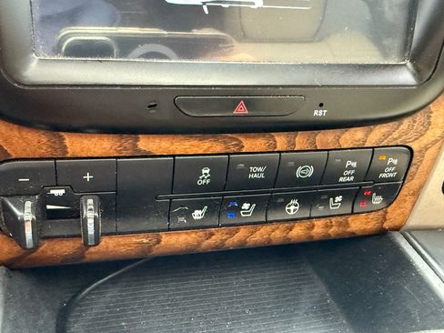 Used 2018 RAM 3500 Laramie Longhorn w/ Longhorn Southfork Package image 37