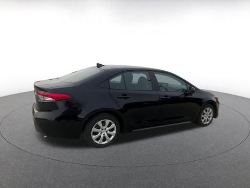 Used 2025 Toyota Corolla LE image 14
