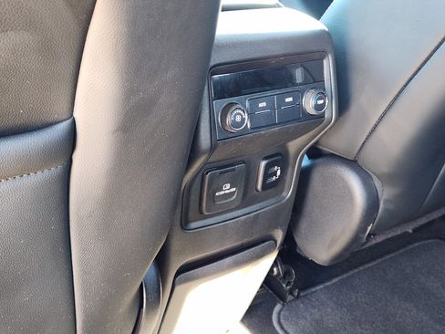 Used 2017 GMC Acadia SLT image 36