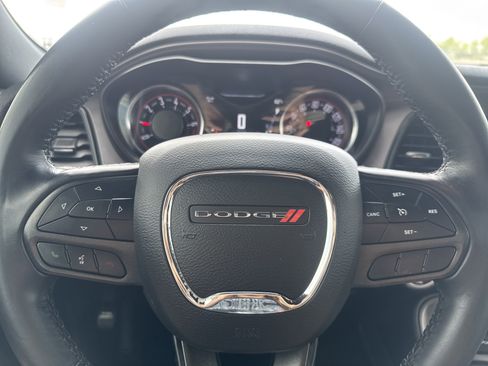 Used 2023 Dodge Challenger SXT image 10