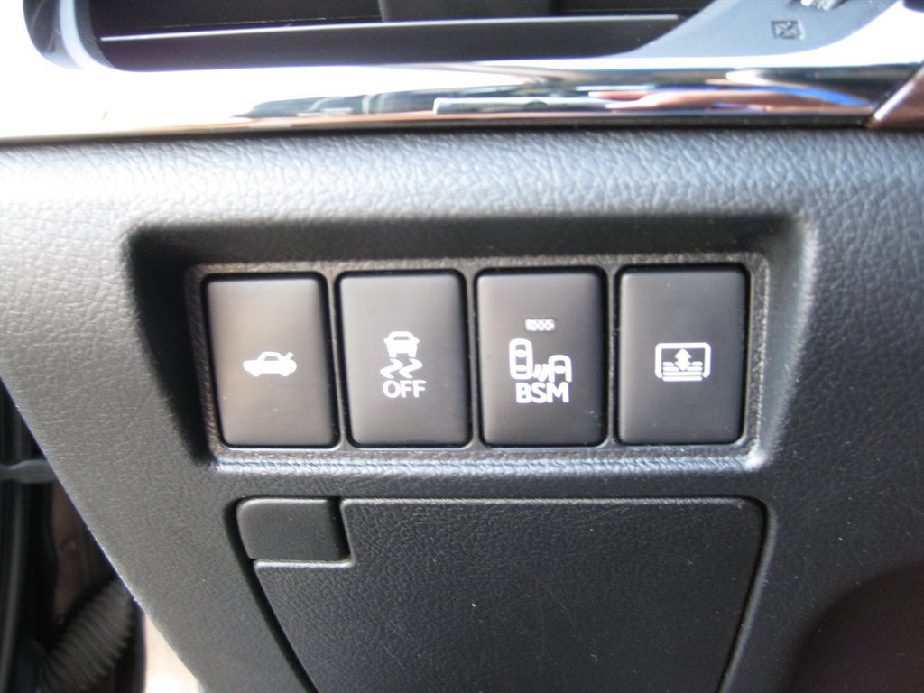 Used 2013 Toyota Avalon Limited FWD image 15