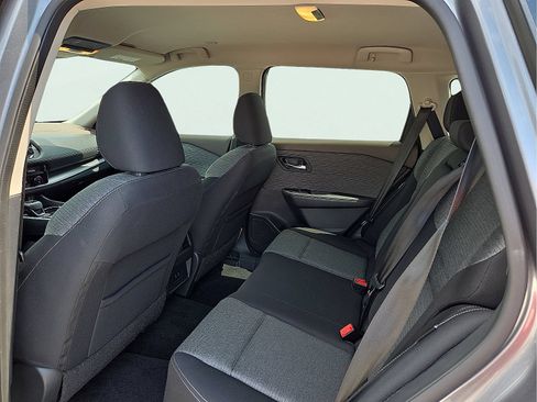 Used 2022 Nissan Rogue SV FWD image 10