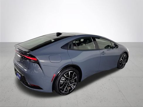 Used 2024 Toyota Prius Prime FWD image 6