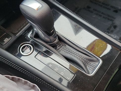 Used 2022 Nissan Kicks SV image 11