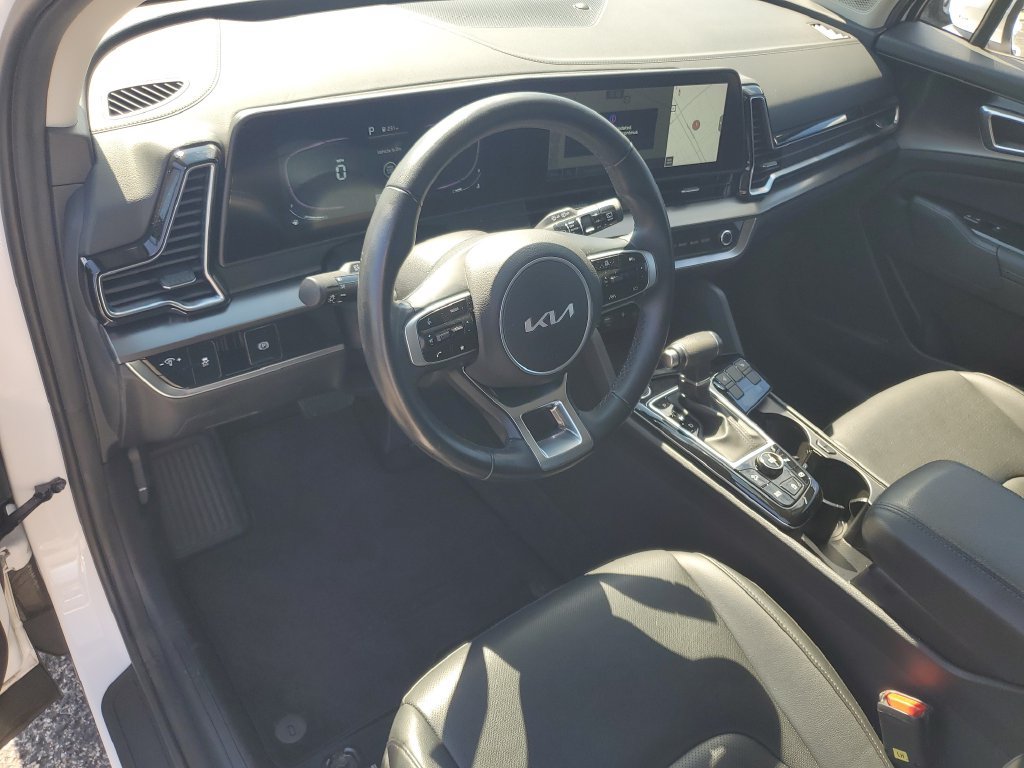 Used 2025 Kia Sportage EX FWD image 6