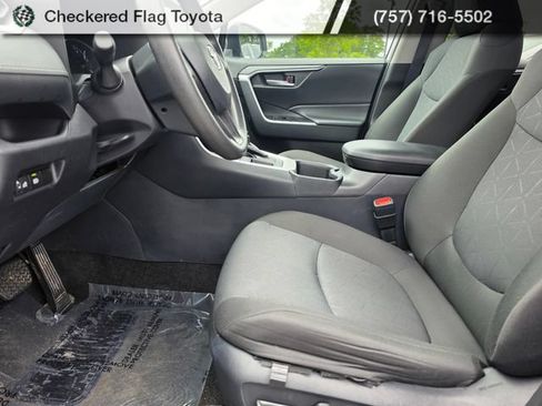 Used 2025 Toyota RAV4 XLE FWD image 8