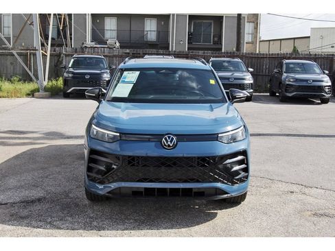 Certified 2025 Volkswagen Tiguan SE R-Line AWD/4WD image 2