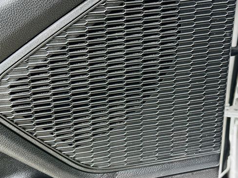 Used 2023 Jeep Grand Cherokee Limited image 25