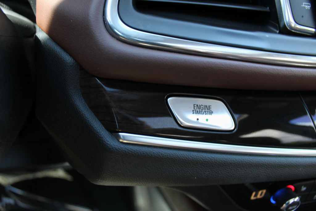Used 2018 Buick Enclave Avenir w/ Avenir Technology Package FWD image 17