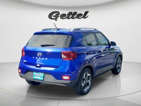 Certified 2025 Hyundai Venue Limited FWD image 5