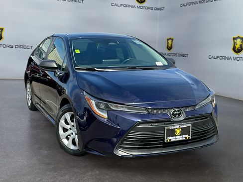 Used 2023 Toyota Corolla LE FWD image 3