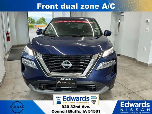 Used 2022 Nissan Rogue SV AWD/4WD image 3