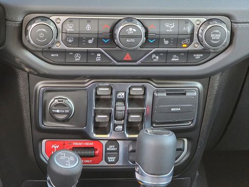 New 2026 Jeep Gladiator Rubicon AWD/4WD image 29